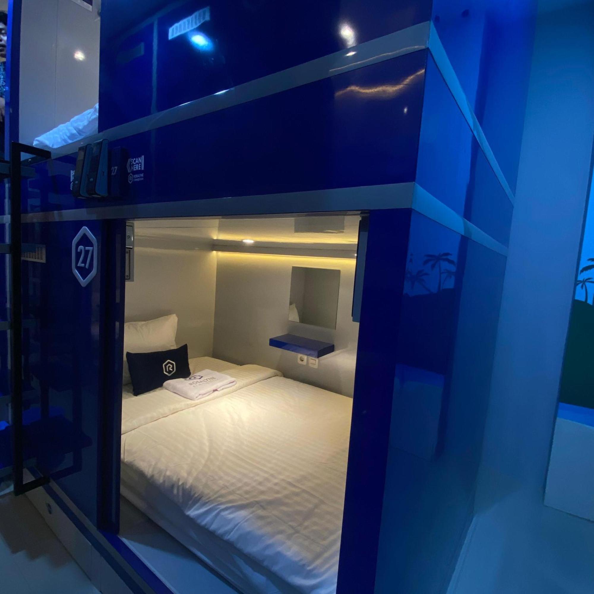 Rosalyne Sleepbox Malioboro 3 Hotel Jogjacarta Exterior foto