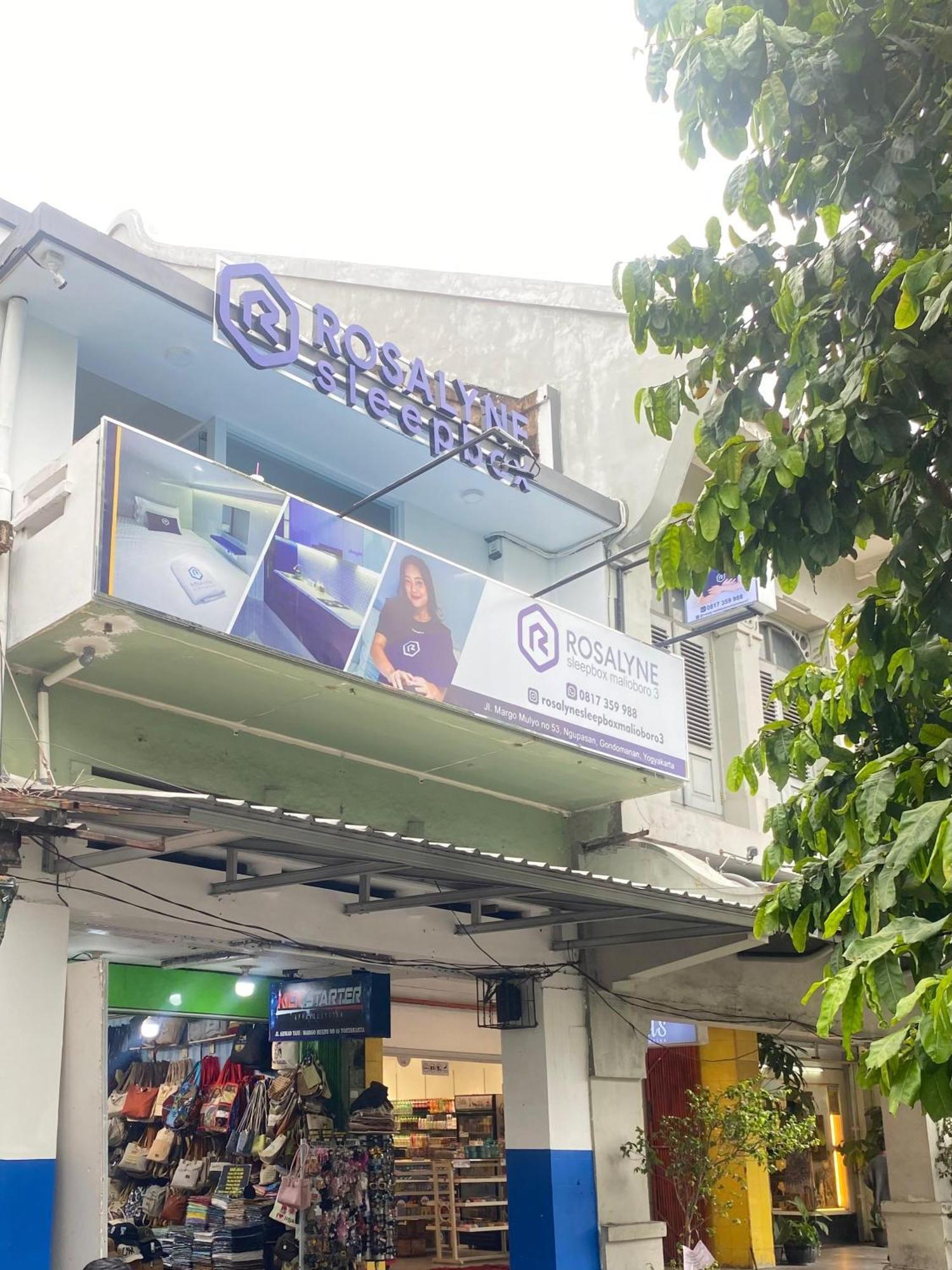 Rosalyne Sleepbox Malioboro 3 Hotel Jogjacarta Exterior foto