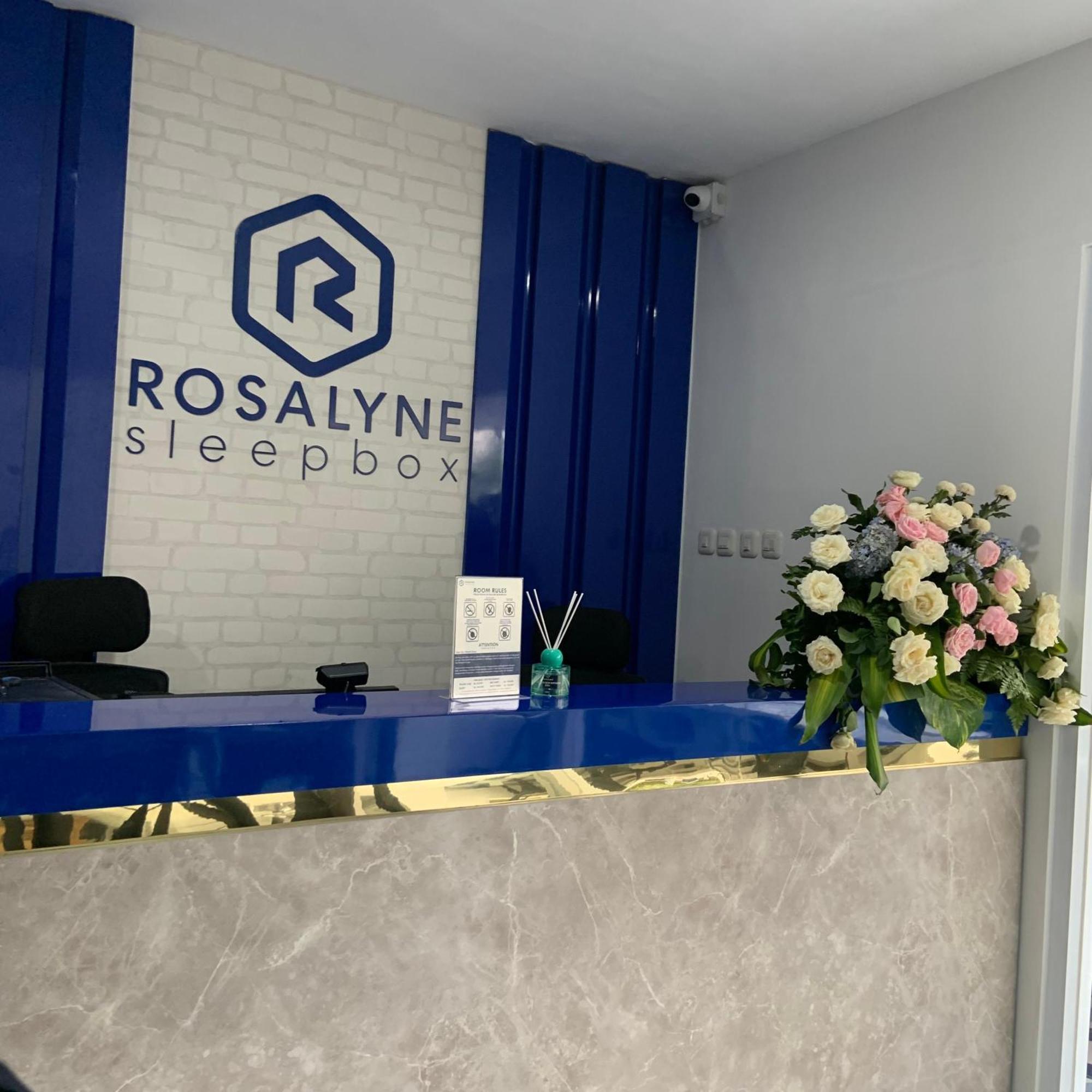 Rosalyne Sleepbox Malioboro 3 Hotel Jogjacarta Exterior foto